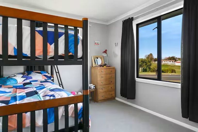 Photo of property in 18 Titoki Avenue, Waipahihi, Taupo, 3330