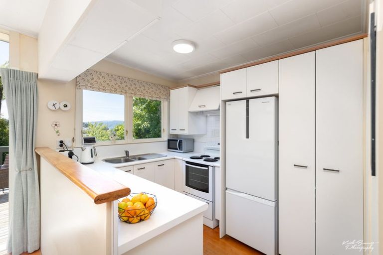 Photo of property in 6 Ardal Grove, Tirohanga, Lower Hutt, 5010