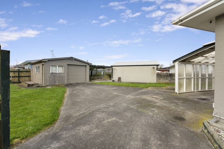 Photo of property in 9 Ellesmere Crescent, Highbury, Palmerston North, 4412