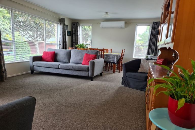 Photo of property in 17 Mckellar Place, Hornby, Christchurch, 8042