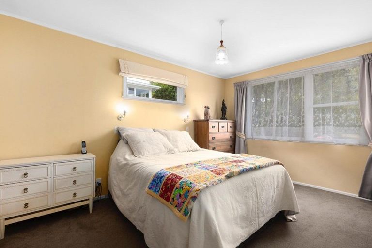Photo of property in 57 Raroa Terrace, Tawa, Wellington, 5028