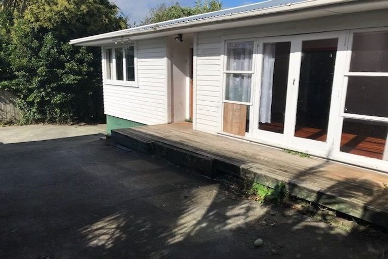 Photo of property in 68a Flanshaw Road, Te Atatu South, Auckland, 0610