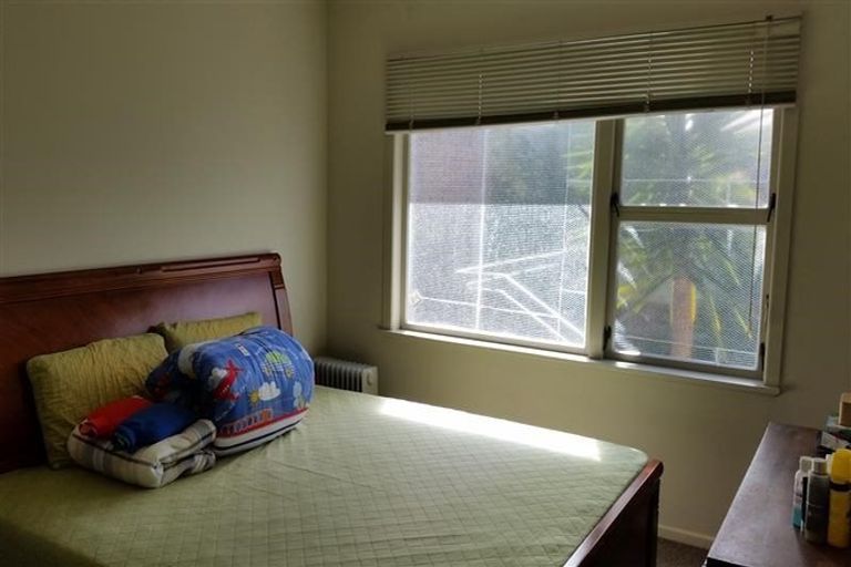 Photo of property in 28 Carlisle Road, Browns Bay, Auckland, 0630