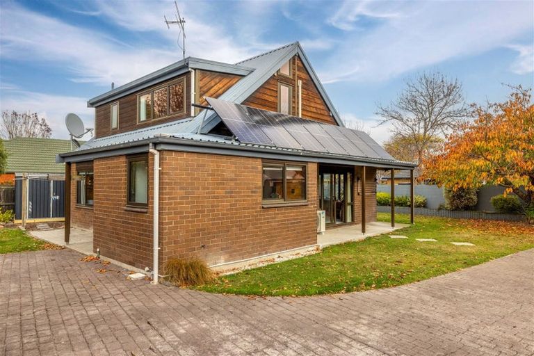 Photo of property in 153 Hawthornden Road, Avonhead, Christchurch, 8042