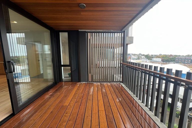 Photo of property in 102/45 Mount Eden Road, Grafton, Auckland, 1023