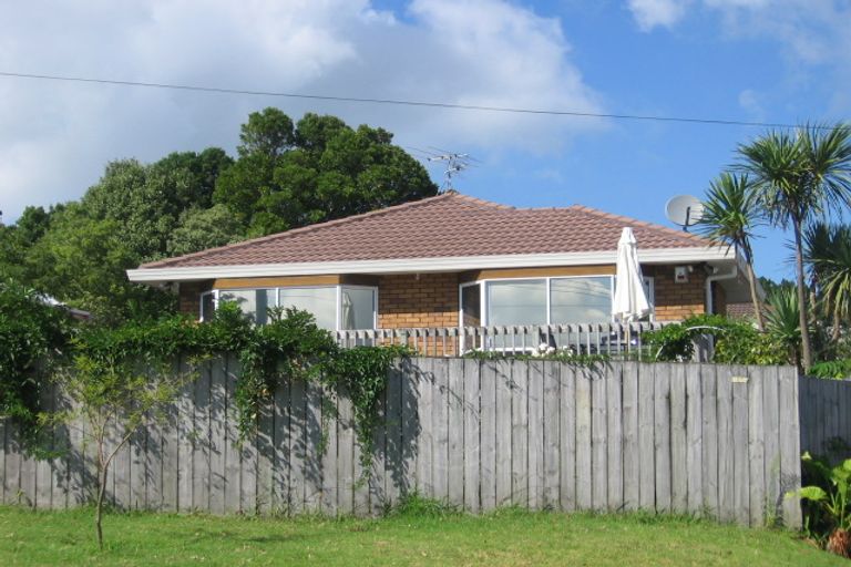 Photo of property in 172 Hutchinson Avenue, New Lynn, Auckland, 0600