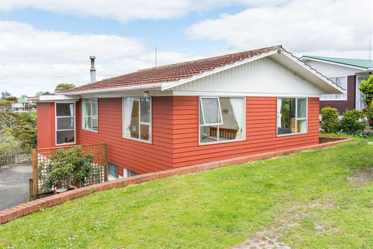 Photo of property in 578 Glenfield Road, Bayview, Auckland, 0629