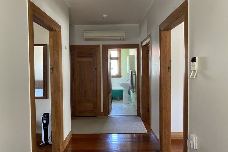 Photo of property in 74a Cambridge Terrace, Waterloo, Lower Hutt, 5011