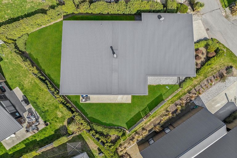 Photo of property in 4 Kahu Close, Wanaka, 9305