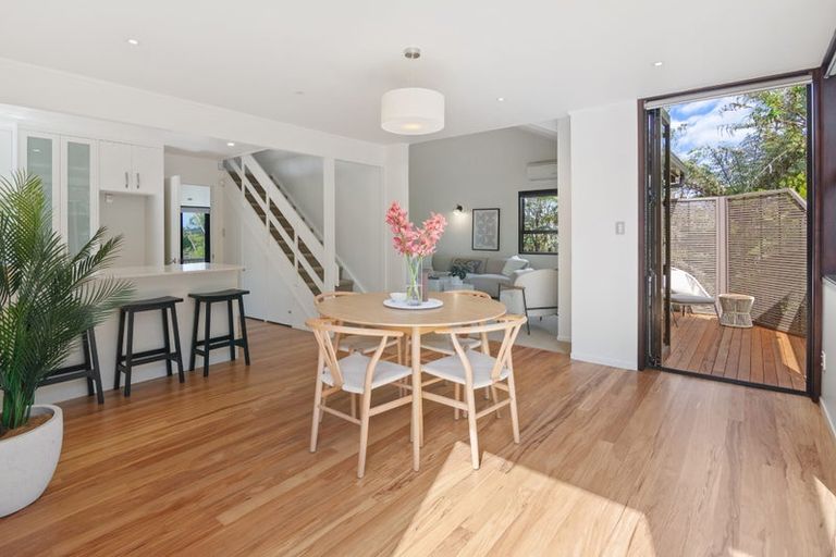 Photo of property in 33 Woodlands Crescent, Browns Bay, Auckland, 0630