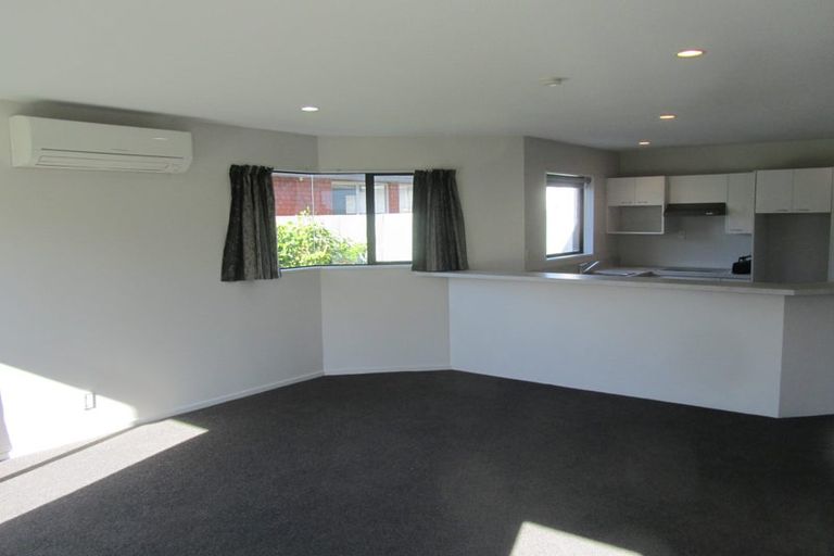Photo of property in 22a Dunedin Street, Redwood, Christchurch, 8051