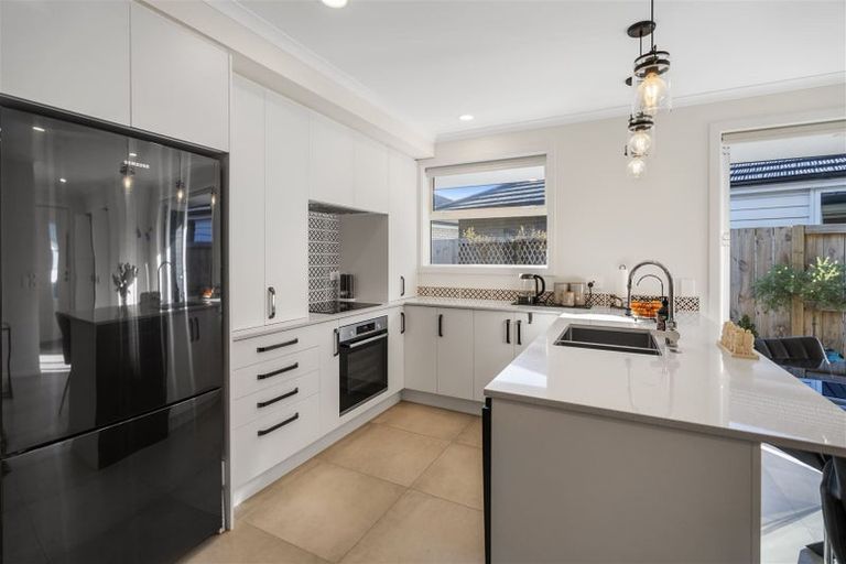 Photo of property in 14 Toi Place, Papamoa, 3118