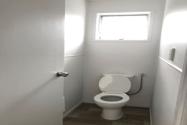 Photo of property in 13 Laser Place, Bayview, Auckland, 0629