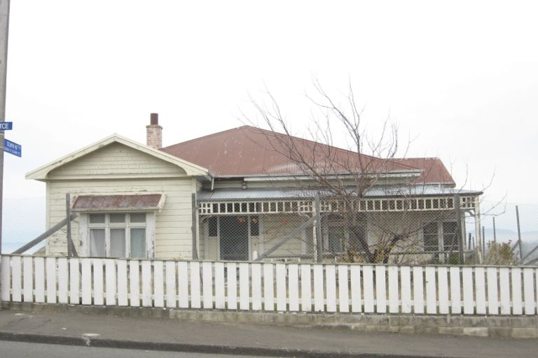 Photo of property in 48 Napier Terrace, Hospital Hill, Napier, 4110