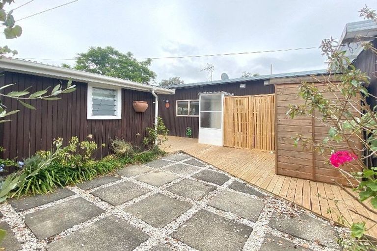Photo of property in 1/17 Thornton Road, Milford, Auckland, 0620