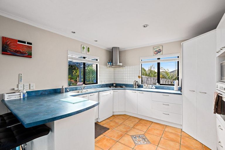 Photo of property in 27 Donald Street, Stanmore Bay, Whangaparaoa, 0932