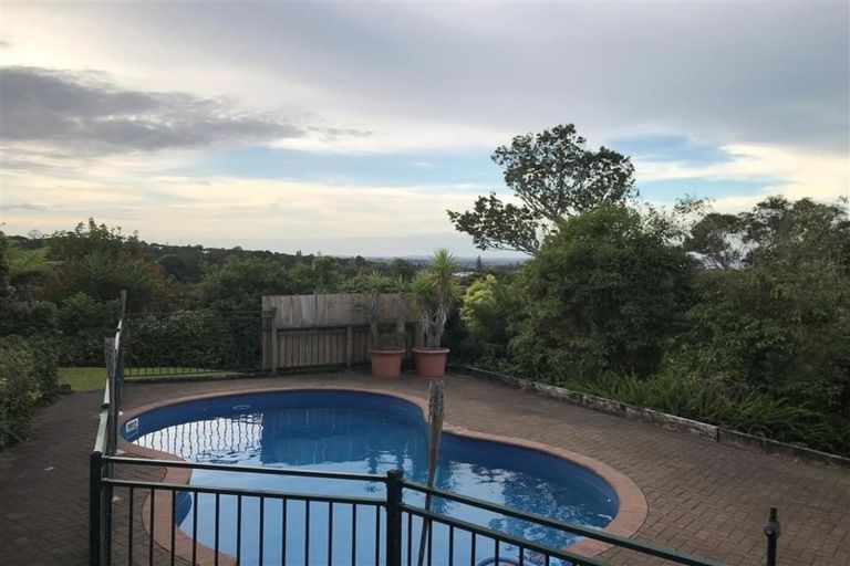 Photo of property in 207 Golf Road, Titirangi, Auckland, 0604