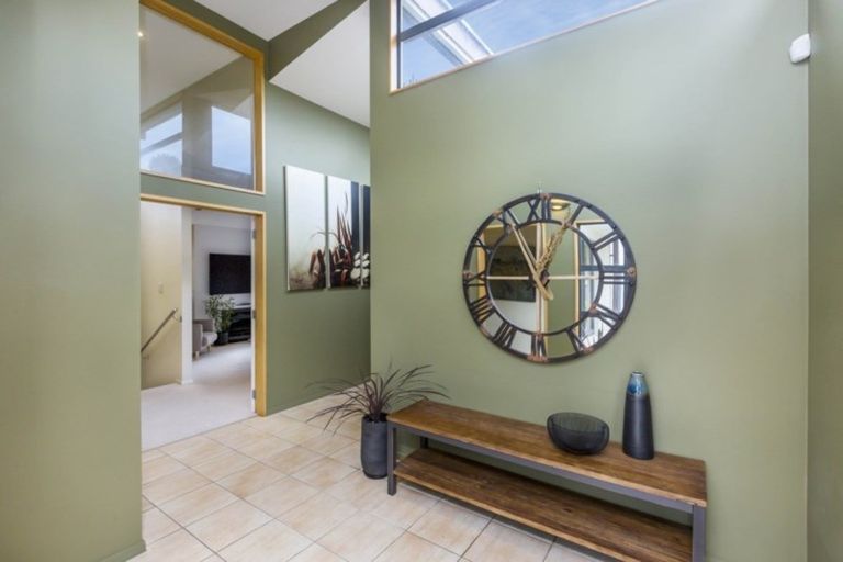 Photo of property in 22 Mount Marua Way, Timberlea, Upper Hutt, 5018