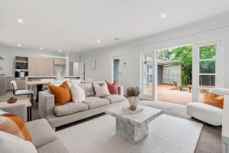 Photo of property in 124a Masters Avenue, Silverdale, Hamilton, 3216