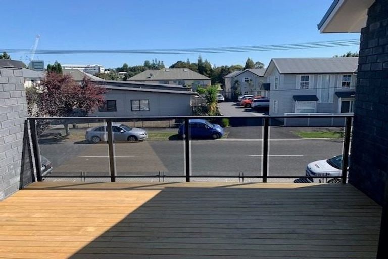 Photo of property in 2/88 Carrington Avenue, Silverdale, Hamilton, 3216