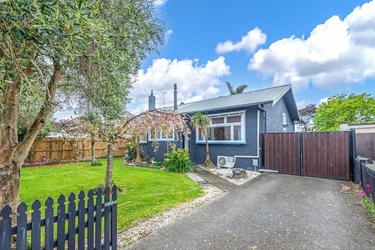 Photo of property in 37 Burns Avenue, Takaro, Palmerston North, 4412
