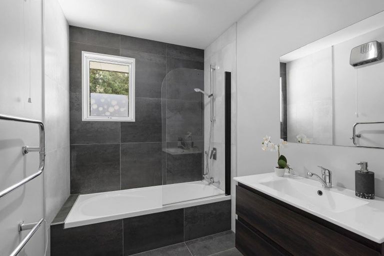 Photo of property in 15 Cross Street, Coalgate, 7673