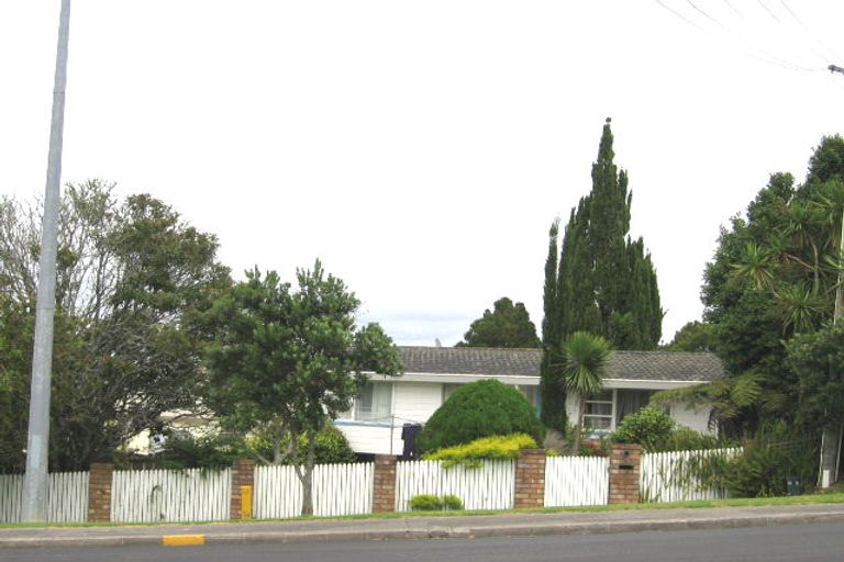 Photo of property in 1/312a Glenfield Road, Glenfield, Auckland, 0629