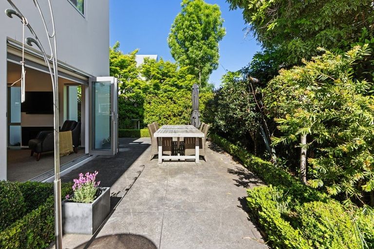 Photo of property in 35b Holly Road, St Albans, Christchurch, 8014