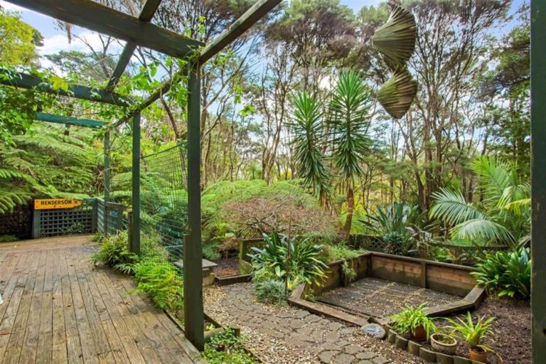 Photo of property in 6a Puketitiro Street, Glen Eden, Auckland, 0602