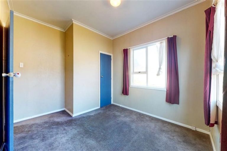 Photo of property in 2/13 Faulke Avenue, Wainuiomata, Lower Hutt, 5014