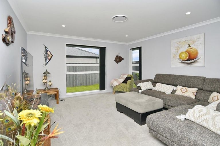 Photo of property in 14 Deans Place, Amberley, 7410