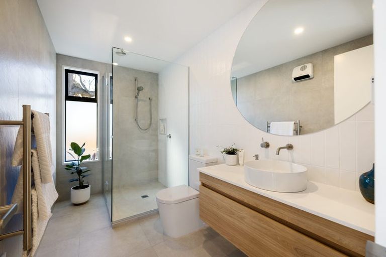 Photo of property in 93 Innes Road, St Albans, Christchurch, 8052