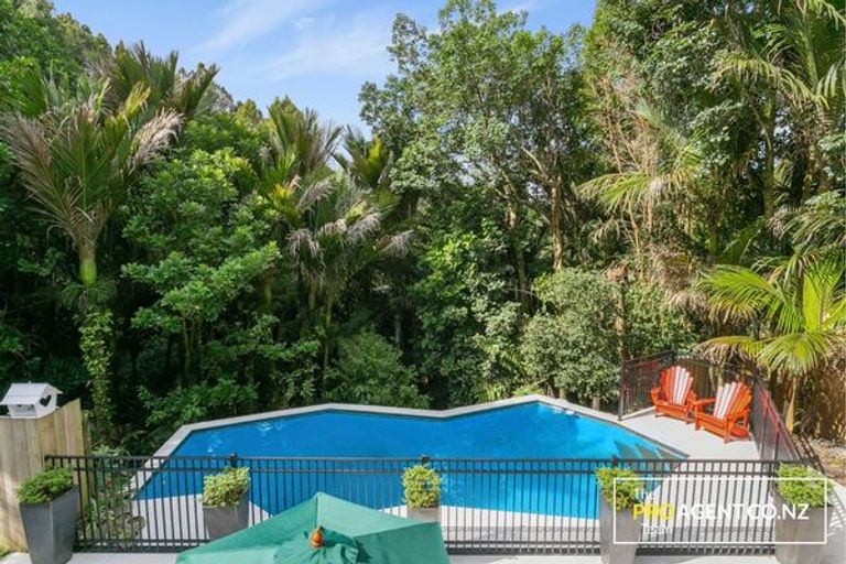 Photo of property in 279 Huia Road, Titirangi, Auckland, 0604