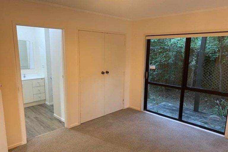 Photo of property in 1/3 Fayette Place, Te Atatu South, Auckland, 0610