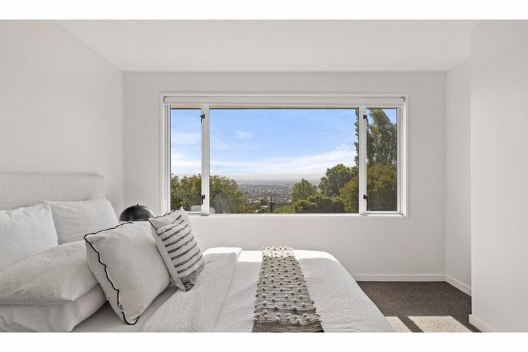 Photo of property in 118 Dyers Pass Road, Cashmere, Christchurch, 8022