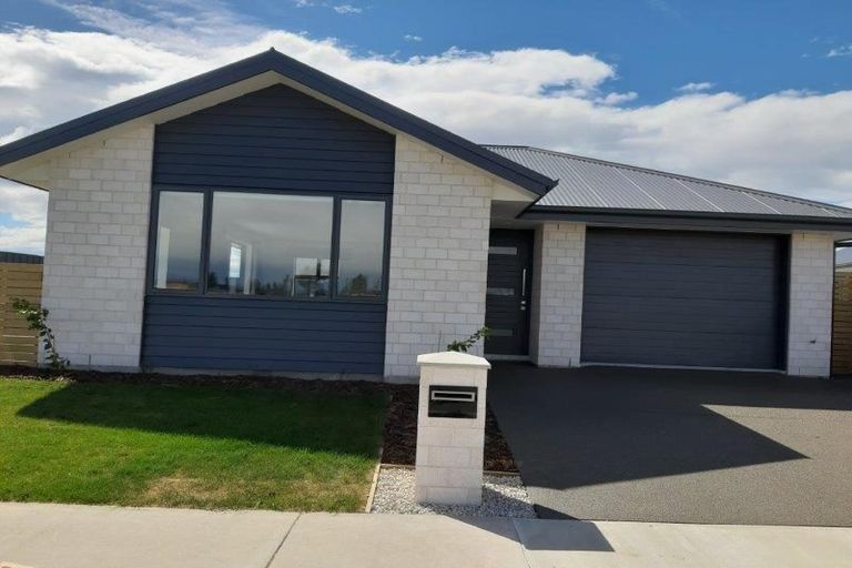 Photo of property in 10 Awatere Street, Pegasus, 7612