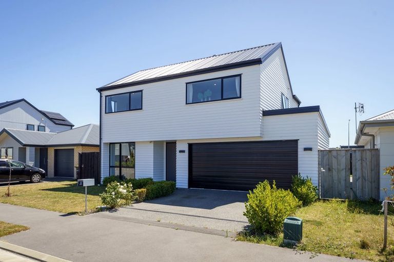 Photo of property in 28 Sholto Duncan Crescent, Halswell, Christchurch, 8025