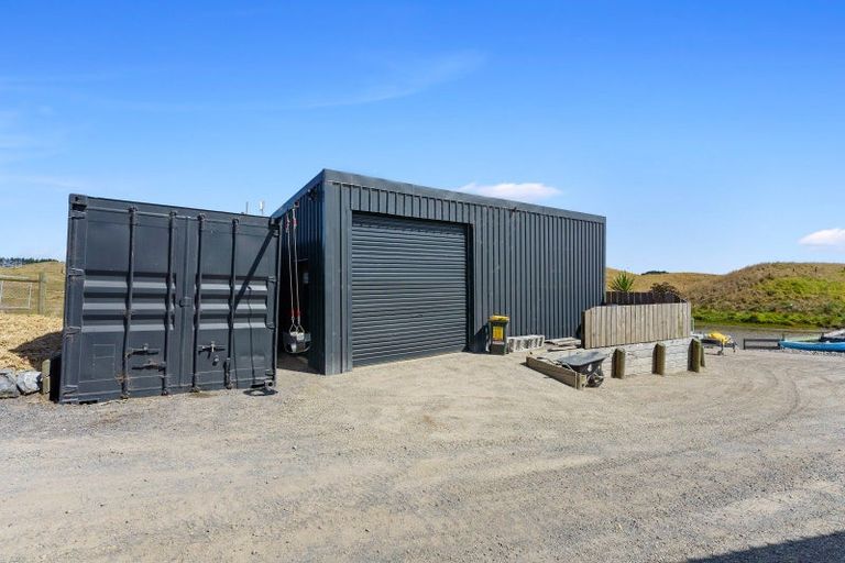 Photo of property in 174 Harakeke Road, Te Horo, Otaki, 5581