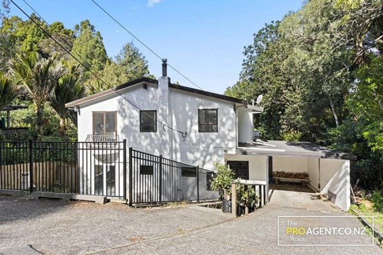 Photo of property in 279 Huia Road, Titirangi, Auckland, 0604