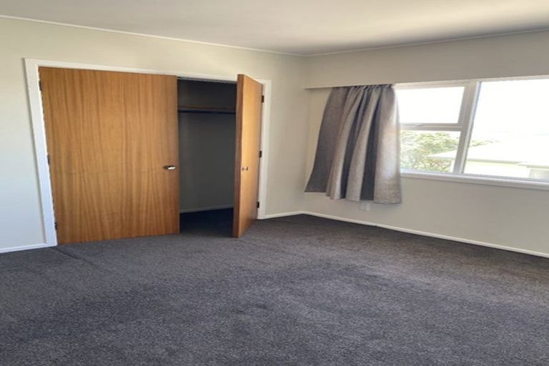 Photo of property in 7 Carluke Street, Paparangi, Wellington, 6037