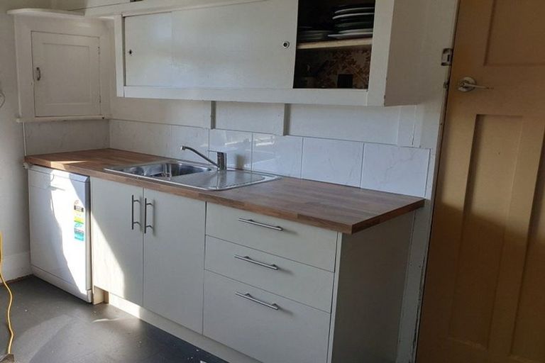 Photo of property in 5 Osborne Terrace, Mornington, Dunedin, 9011