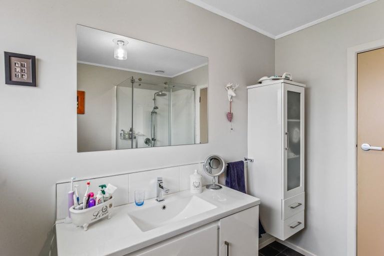 Photo of property in 11 Papaitonga Lake Road, Ohau, Levin, 5570