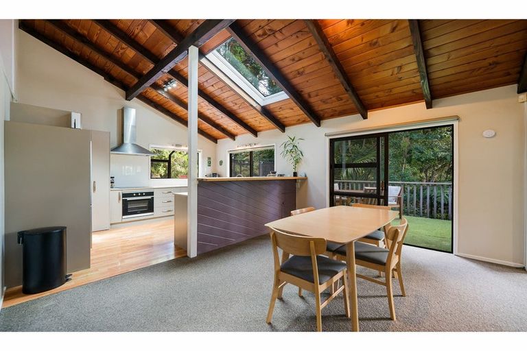 Photo of property in 200 Atkinson Road, Titirangi, Auckland, 0604