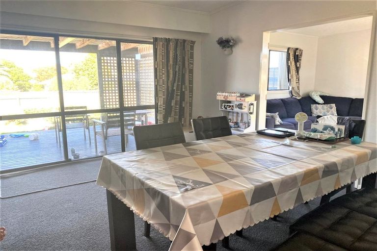 Photo of property in 50 Walton Road, Paraparaumu Beach, Paraparaumu, 5032