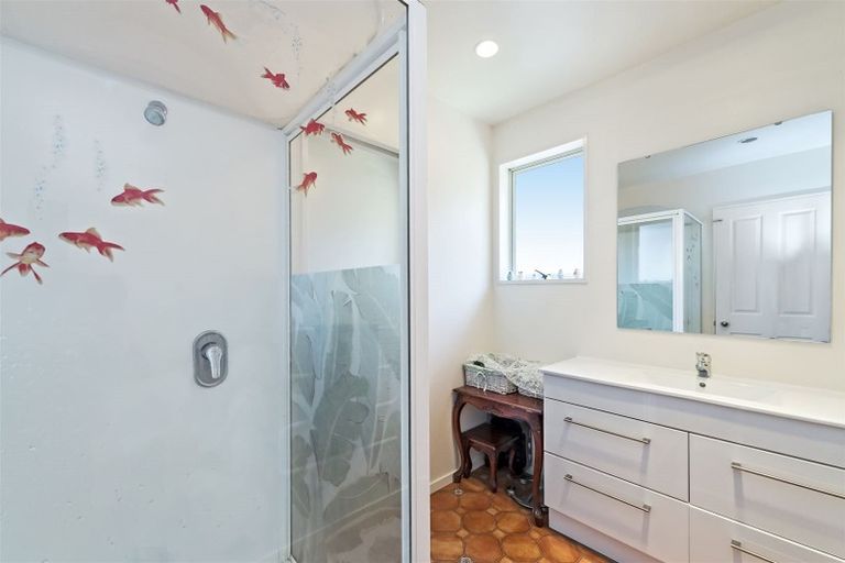 Photo of property in 6 Rosefield Lane, Northcote, Christchurch, 8052