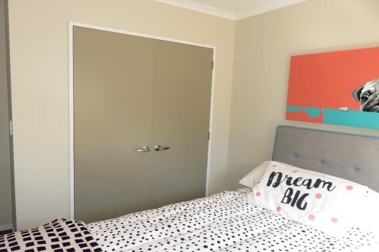 Photo of property in 30b Havana Rise, Grenada Village, Wellington, 6037