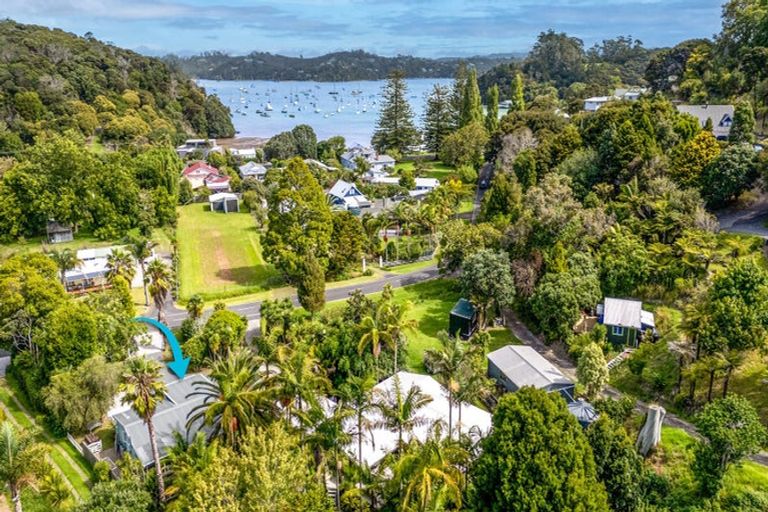 Photo of property in 30 Florance Avenue, Russell, 0202