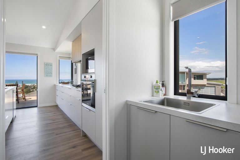 Photo of property in 34 Tohora View, Waihi Beach, 3611