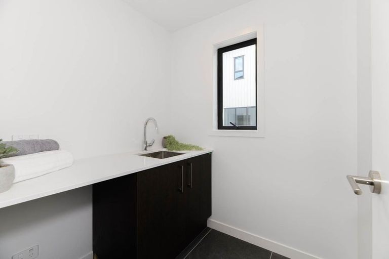 Photo of property in 20a Arataki Views Way, Glen Eden, Auckland, 0602