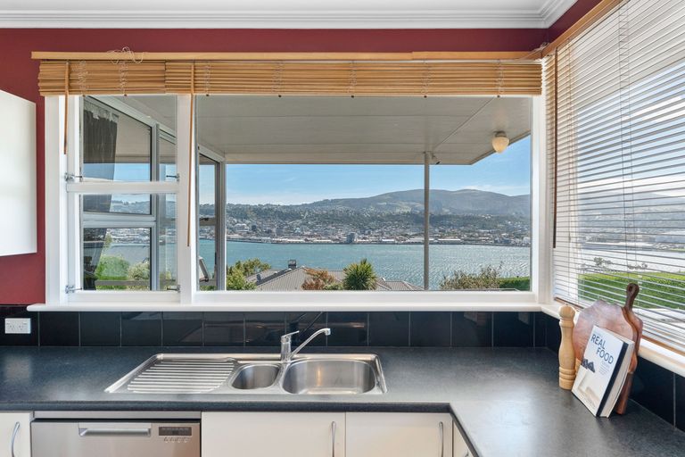 Photo of property in 103 Larnach Road, Vauxhall, Dunedin, 9013